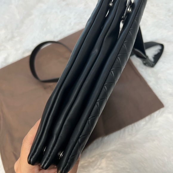 Bottega Veneta Maxi Intrecciato Triple Zip Messenger Bag - Picture 6 of 14